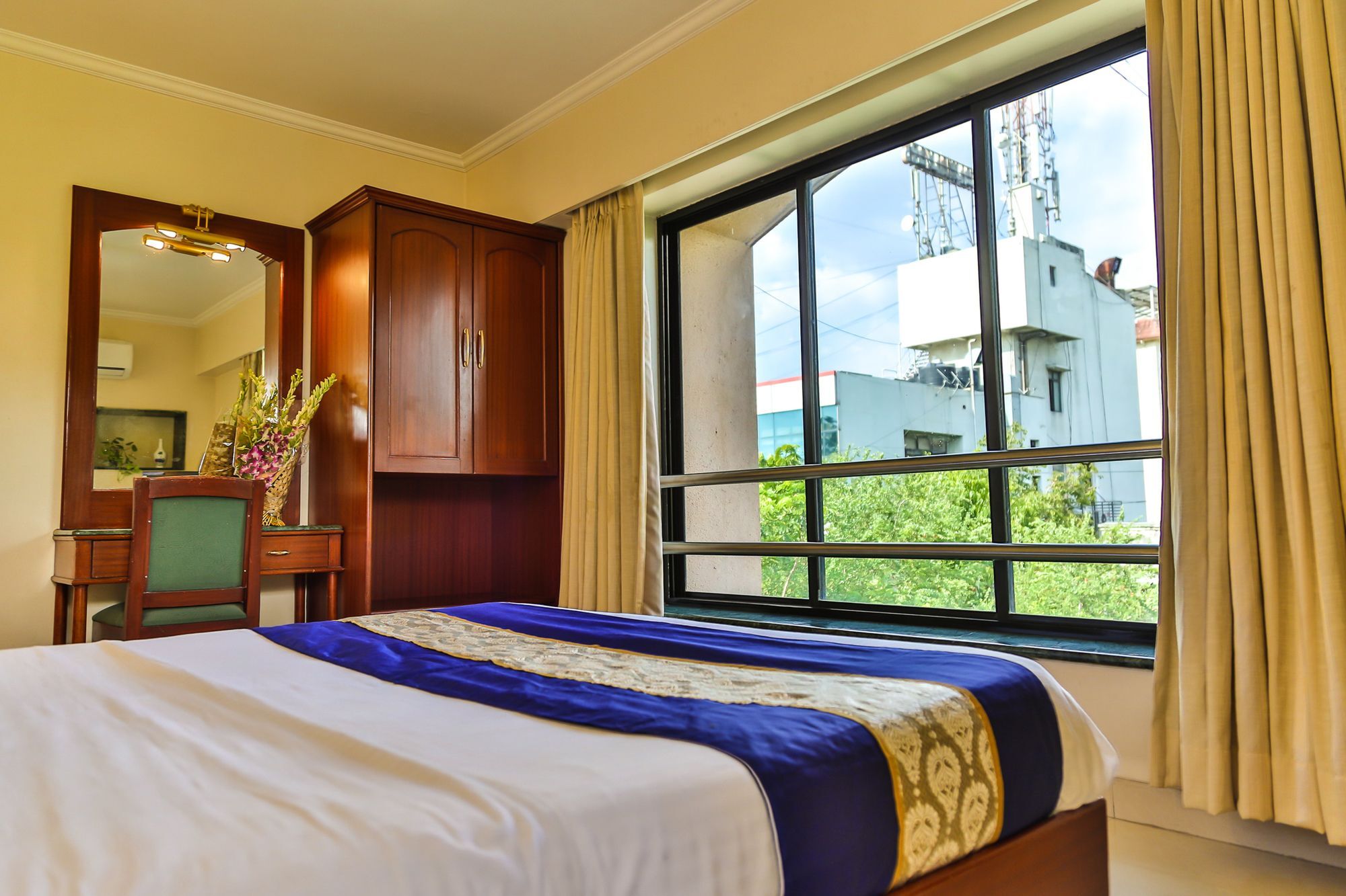 Hotel Lotus Pune Esterno foto